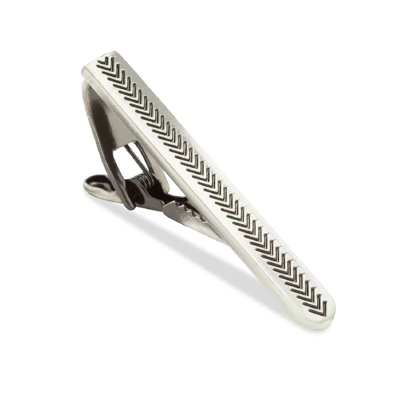 Vintage-inspired tie clip for men with retro design and classic details -Antique Silver Arrow Tie Bar