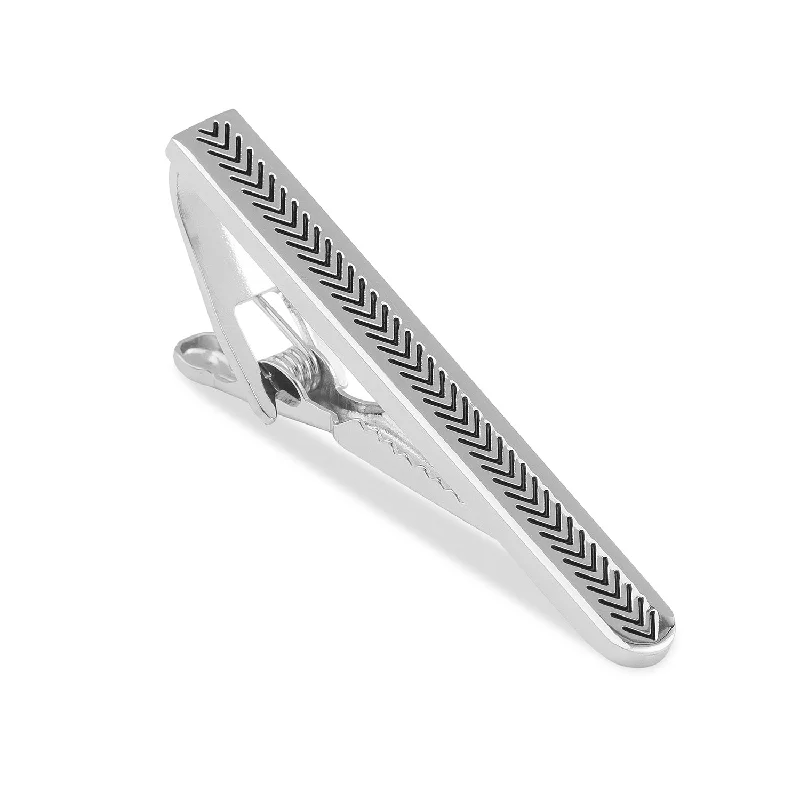 Designer-inspired tie clip for men with luxurious materials and custom design -Silver Arrow Tie Bar