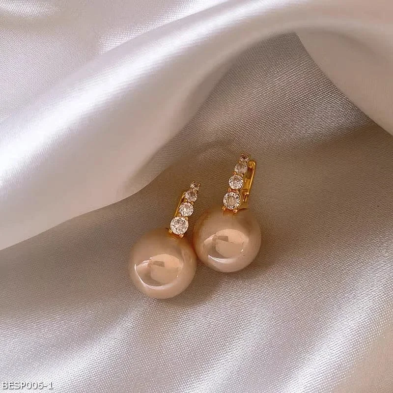 Lightweight hoop earrings for comfortable and all-day wear-Pink pearl earrings