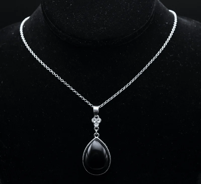 Stylish necklaces and pendants with diamonds for a glamorous and elegant look-Composite Black Onyx Pendant Chain Necklace