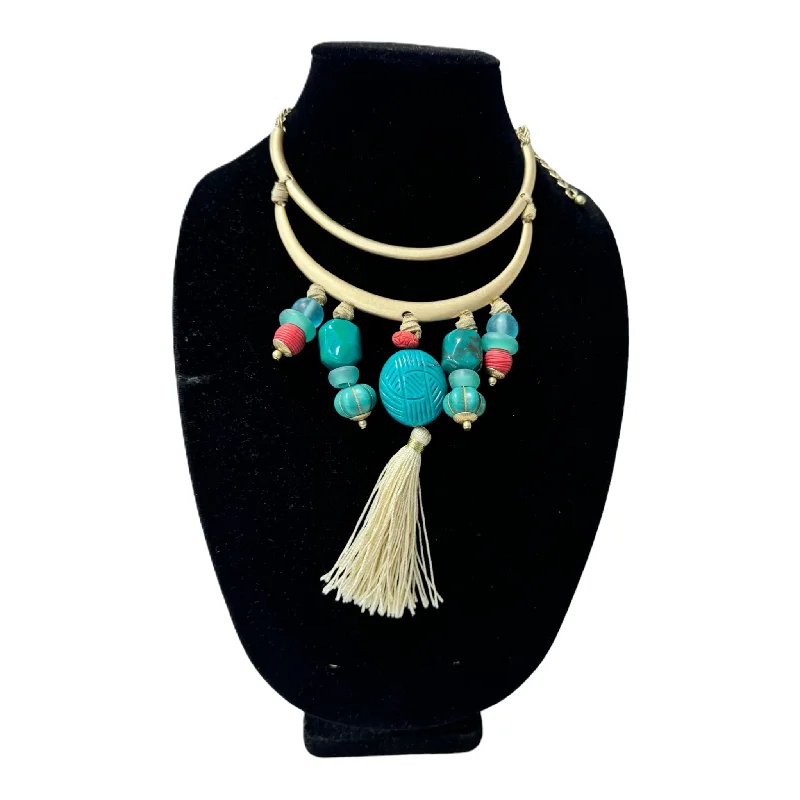 Best necklaces and pendants with opal and gold for a vibrant, luxurious contrast-Necklace Statement By Chicos