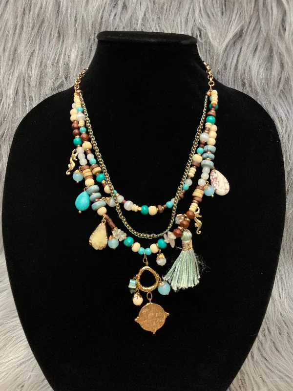 Trendy necklaces and pendants with statement pieces for a bold fashion statement-Necklace Statement By Chicos