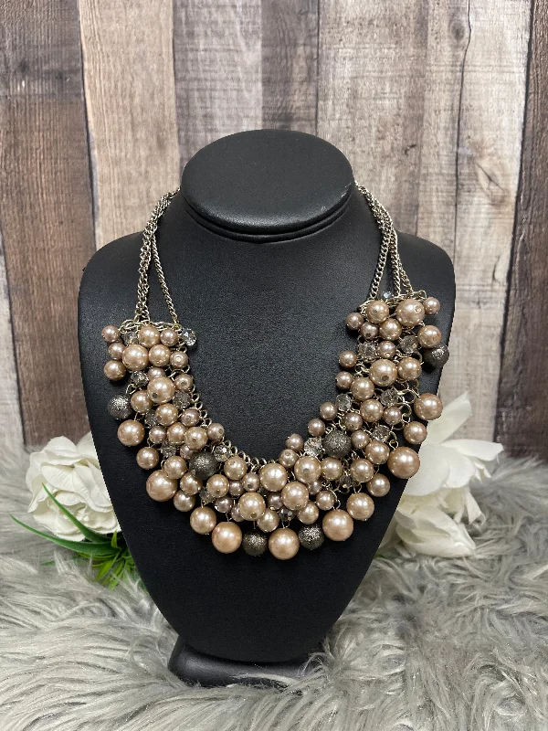 Best necklaces and pendants for weddings with matching designs for bride and groom-Necklace Statement By Loft