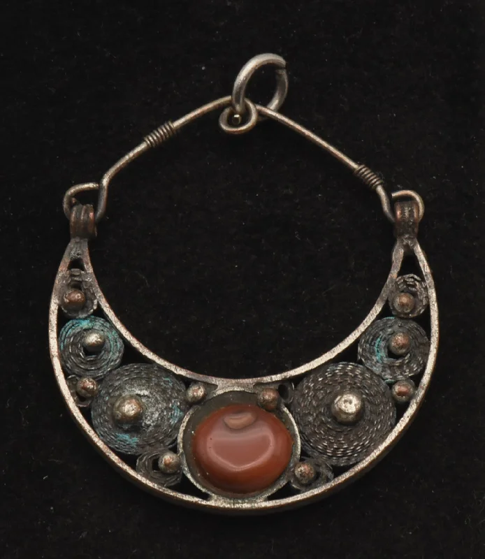 Elegant necklaces and pendants with onyx stones for a sleek, polished look-Vintage Handmade Filigree Carnelian Pendant